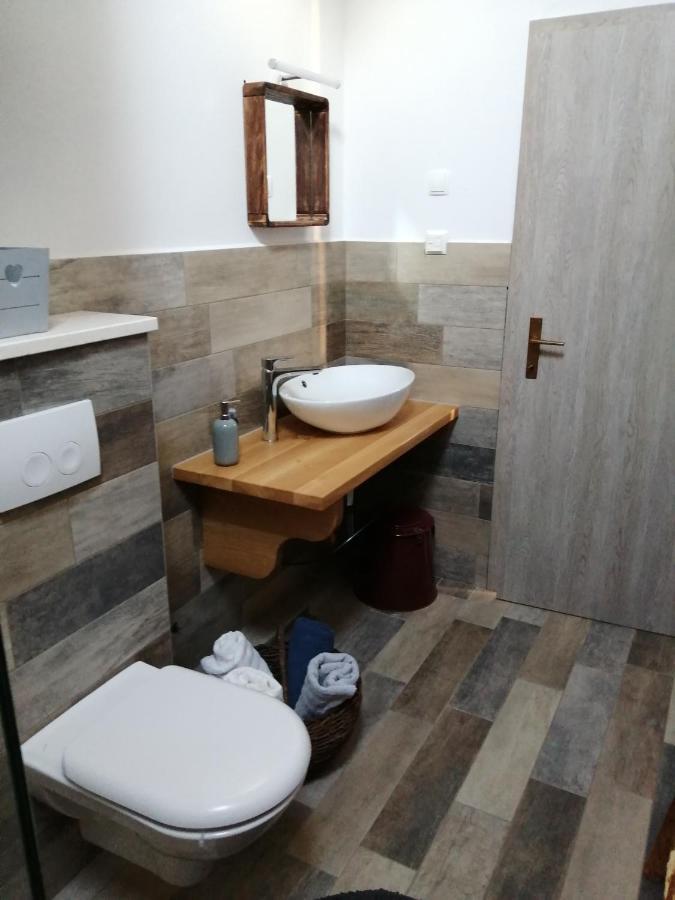 Marcelovi Dvori Bed & Breakfast Pirovac Bagian luar foto
