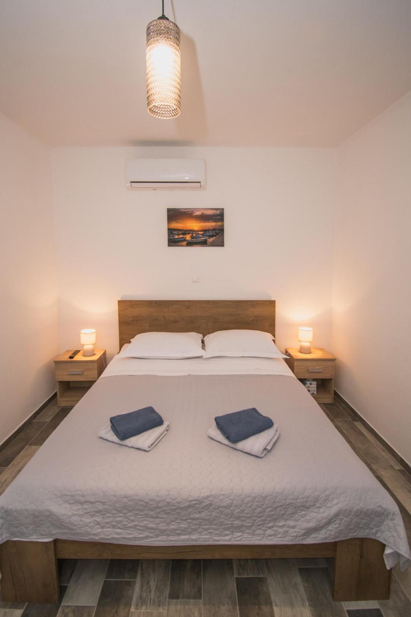Marcelovi Dvori Bed & Breakfast Pirovac Ruang foto